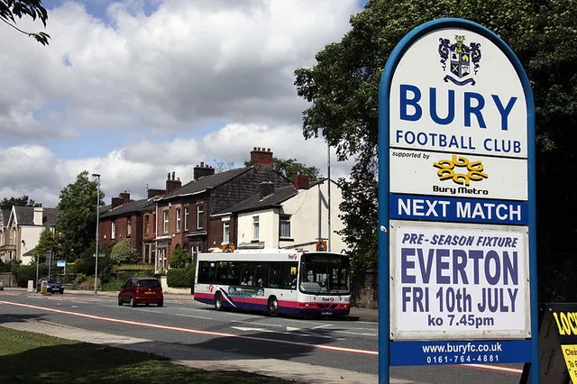 Gigg Lane, một biểu tượng của bóng đá Anh và câu lạc bộ Bury FC
