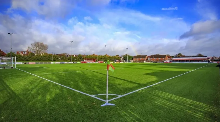 Góc nhìn từ cột cờ tại sân Woodside Road của Worthing FC