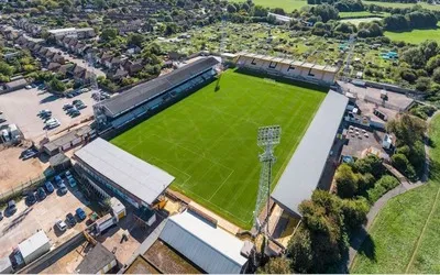 Góc nhìn từ trên cao sân vận động Abbey Stadium, sân nhà của Cambridge United