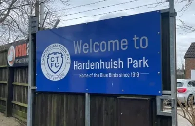 Hình ảnh tổng quan sân vận động Hardenhuish Park, ngôi nhà của CLB Chippenham Town