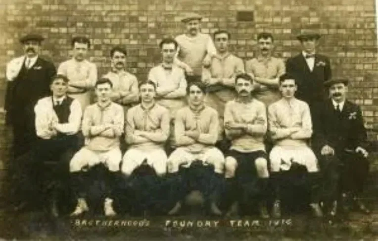 Huy hiệu lịch sử của câu lạc bộ Peterborough Sports FC, biệt danh The Turbines