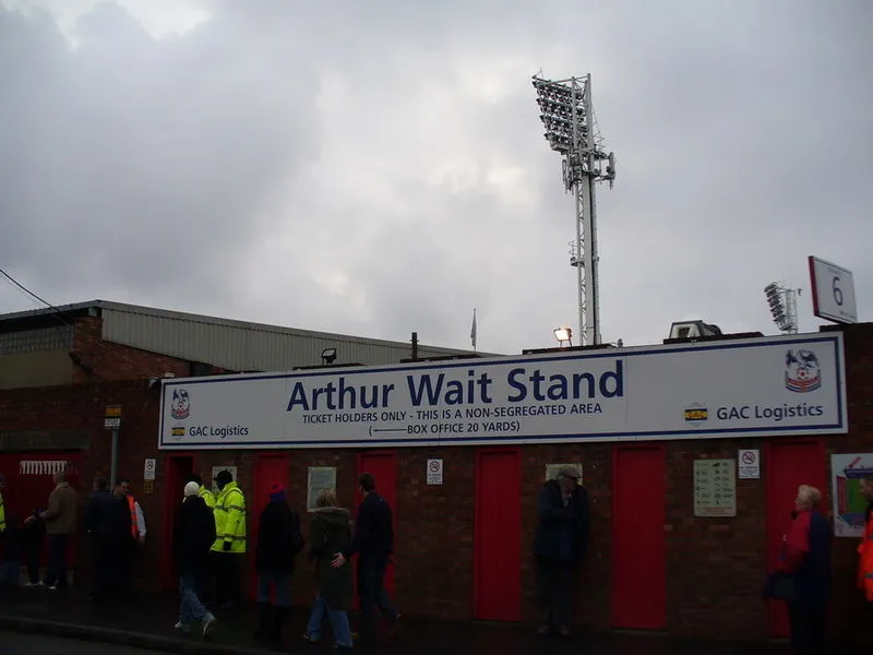 Khán đài Arthur Wait Stand tại Selhurst Park, khu vực dành cho cổ động viên đội khách
