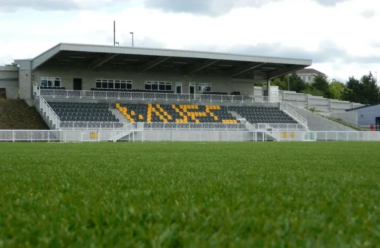Khán đài chính (Main Stand) tại Gallagher Stadium, với 750 chỗ ngồi