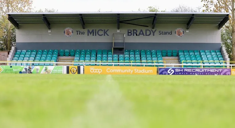 Khán đài Mick Brady tại sân vận động New Windmill Ground, một phần quan trọng của Leamington FC.