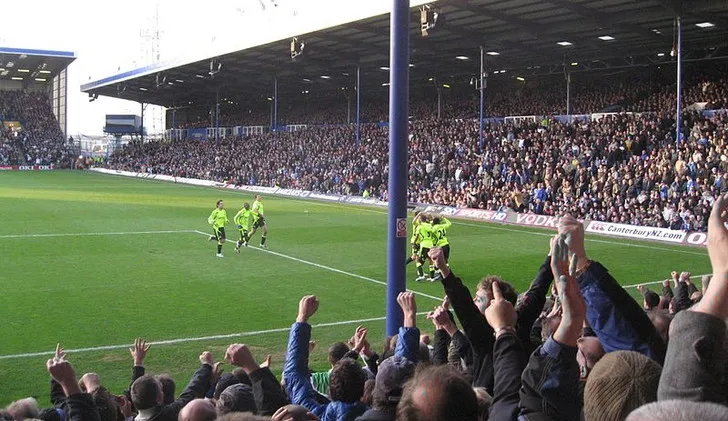 Khán đài North Stand tại sân Fratton Park, sân nhà của Portsmouth