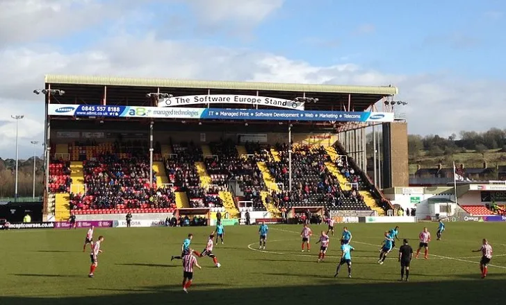 Khán đài Software Europe Stand tại sân Sincil Bank, một trong những khán đài chính, đóng góp vào sức chứa tổng thể và trải nghiệm xem bóng đá tại đây.