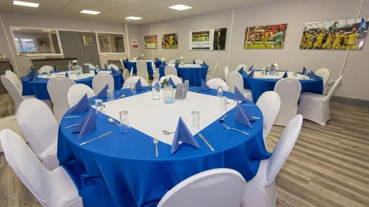 Khu vực dịch vụ hiếu khách (Hospitality) cao cấp tại sân Holker Street, nâng tầm trải nghiệm xem bóng đá