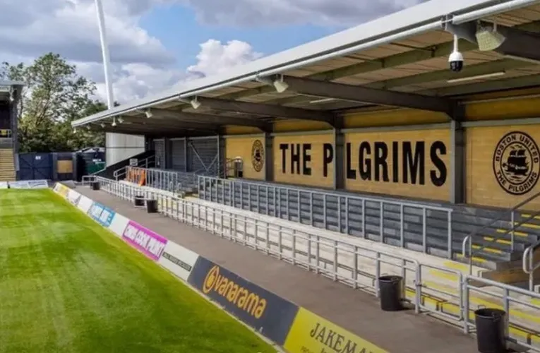 Khu vực khán đài đứng, Jakemans Stand, tại Boston Community Stadium
