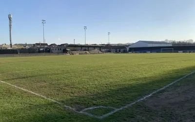 Khung cảnh nhìn từ khán đài sân The Citadel của Farsley Celtic
