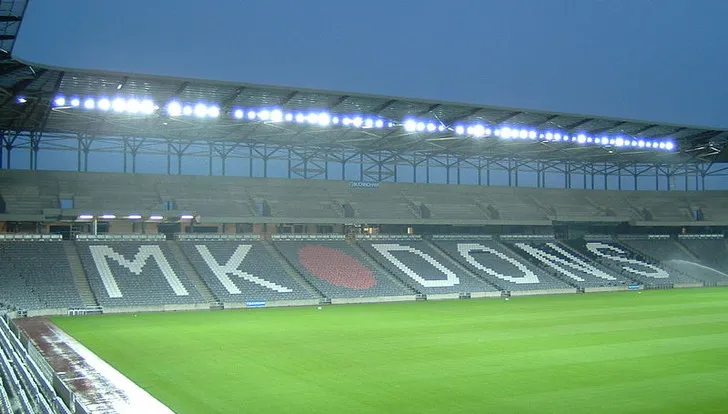 Khung cảnh tổng thể bên trong sân vận động Stadium MK của MK Dons