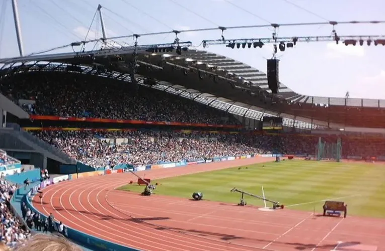 Lịch sử sân City of Manchester Stadium năm 2002