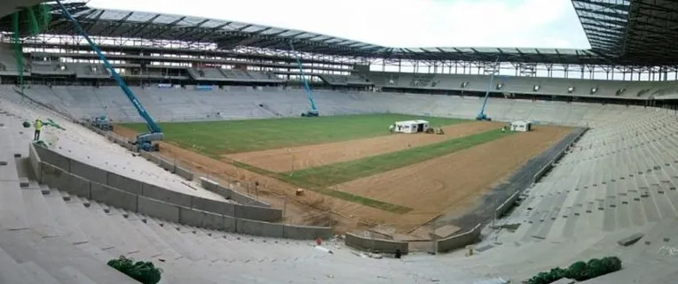 Lịch sử xây dựng và phát triển của Stadium MK qua các giai đoạn