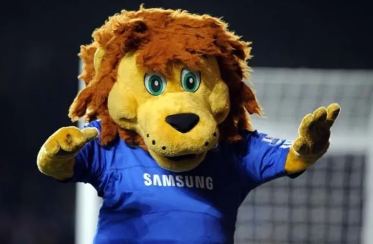 Linh vật Stamford the Lion của Chelsea FC, biểu tượng vui nhộn và thân thiện của câu lạc bộ