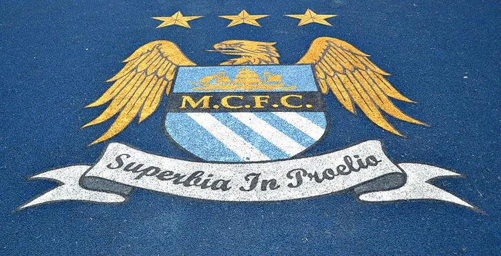 Nội thất Etihad Stadium trong một trận đấu