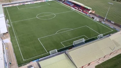 Sân vận động Priory Lane nhìn từ trên cao, sân nhà của Eastbourne Borough FC tại East Sussex
