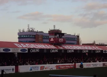 Sân vận động Victoria Road nhìn từ trên cao, sân nhà lịch sử của Dagenham & Redbridge FC.