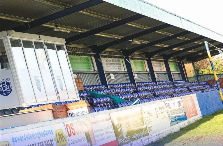 Sơ đồ chi tiết các khán đài và khu vực chỗ ngồi tại Neuven Stadium của Radcliffe FC