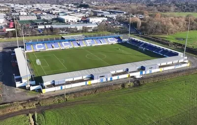 Toàn cảnh Sân vận động Deva Stadium, sân nhà lịch sử của câu lạc bộ Chester FC tại Anh.