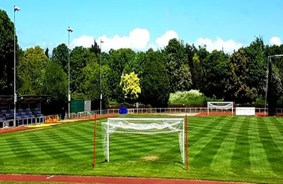 Toàn cảnh sân vận động Hornchurch và đường chạy 400m
