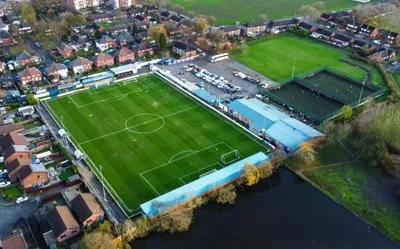 Toàn cảnh sân vận động Neuven Stadium (Stainton Park) biểu tượng của Radcliffe FC