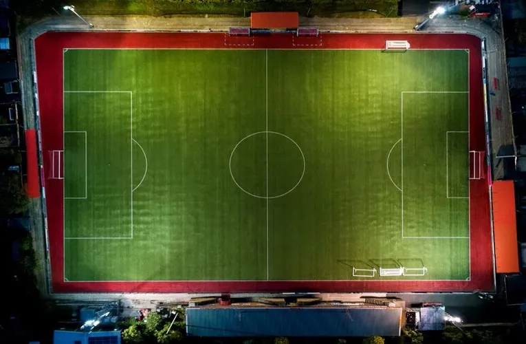 Toàn cảnh sân vận động Woodside Road từ trên cao, quê nhà của Worthing FC