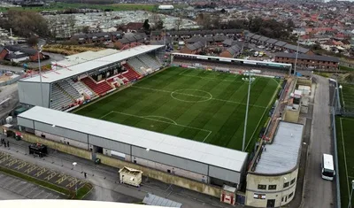 Tổng quan từ trên cao sân vận động Mazuma Mobile của Morecambe FC