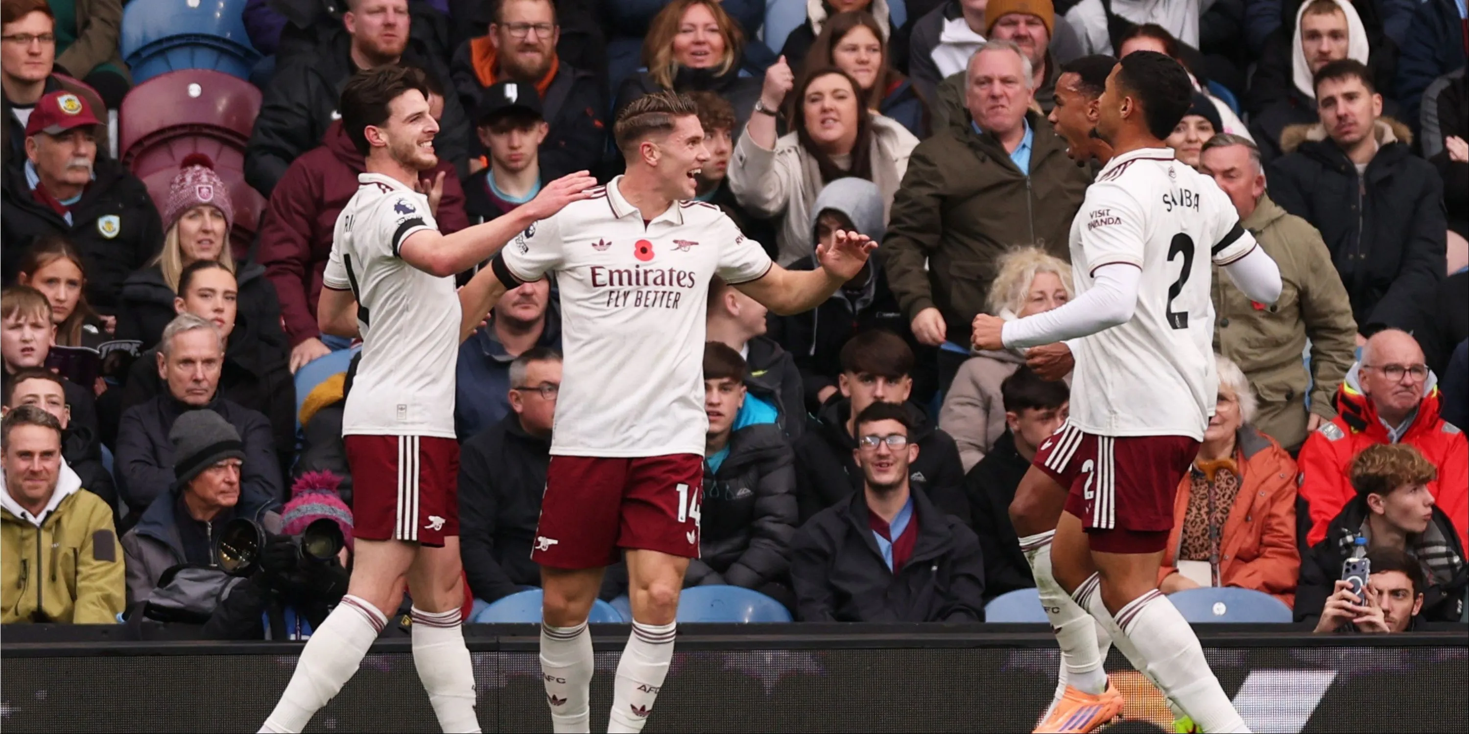 Các cầu thủ Arsenal Saliba, Rice và Gyokeres trong trận đấu