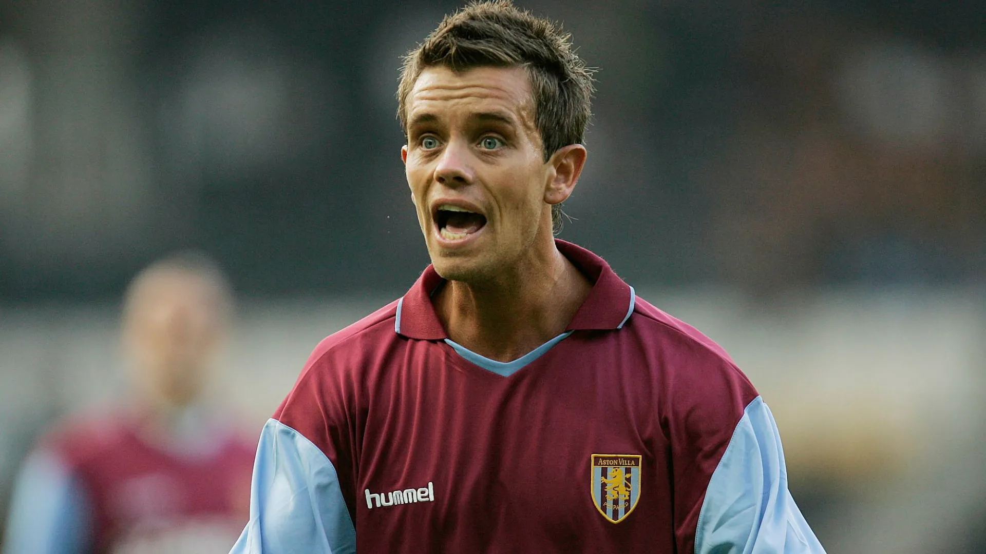 Lee Hendrie - cựu tiền vệ Aston Villa với kinh nghiệm bóng đá Anh sâu rộng
