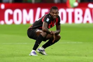 Rafael Leao của AC Milan ăn mừng bàn thắng trong trận Serie A giữa AC Milan và Pisa SC tại San Siro