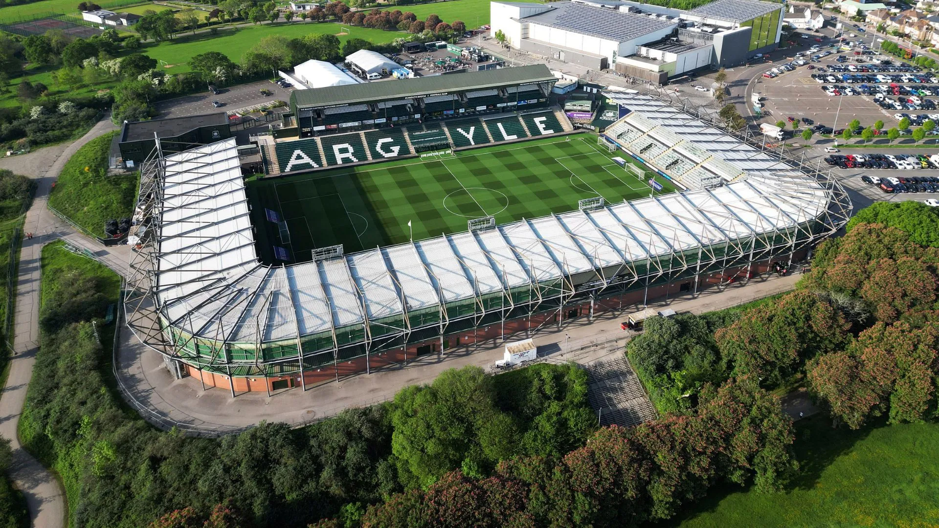 Sân vận động Home Park của Plymouth Argyle—nơi trận đấu tiếp theo diễn ra